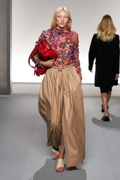 Look 54